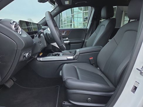 Used 2026 Mercedes-Benz GLB 250 GLB 250 image 10