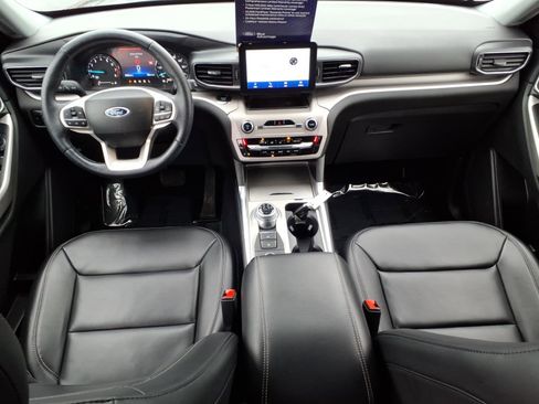 Certified 2023 Ford Explorer XLT w/ Equipment Group 202A image 11