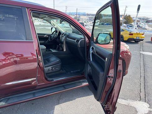 Used 2015 Lexus GX 460 w/ Premium Package image 24