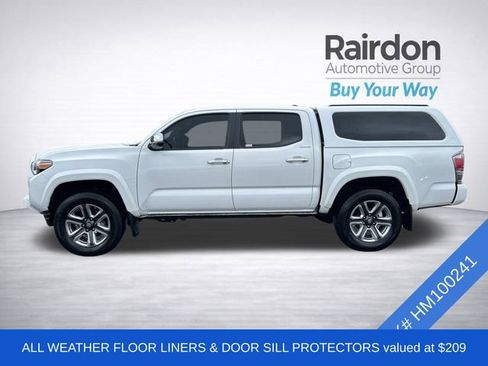 Used 2017 Toyota Tacoma Limited w/ Tow Package image 4