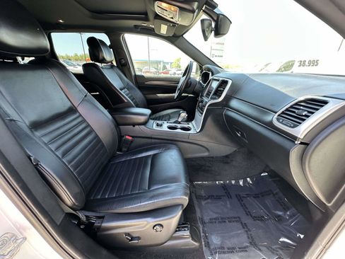 Used 2018 Jeep Grand Cherokee Limited image 23