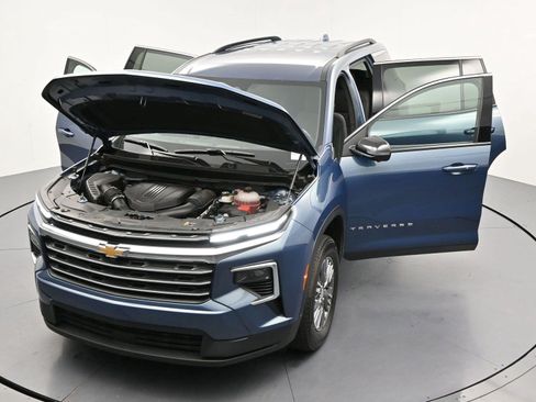 Used 2024 Chevrolet Traverse LT w/ LPO, Floor Liner Package FWD image 40