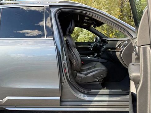 Used 2018 Volvo XC90 T6 Momentum w/ Convenience Package image 29