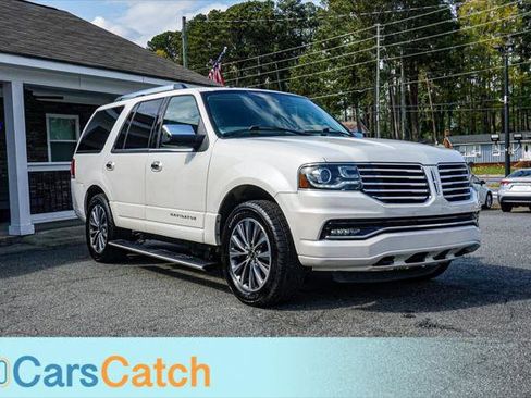 Used 2016 Lincoln Navigator Select image 10
