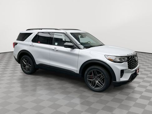 Used 2026 Ford Explorer ST-Line w/ ST-Line Street Pack AWD/4WD image 1
