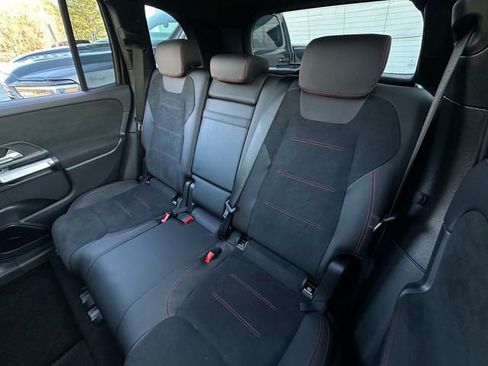 Used 2024 Mercedes-Benz GLB 250 image 39