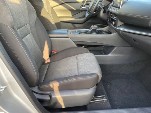 Used 2024 Nissan Rogue SV FWD image 29