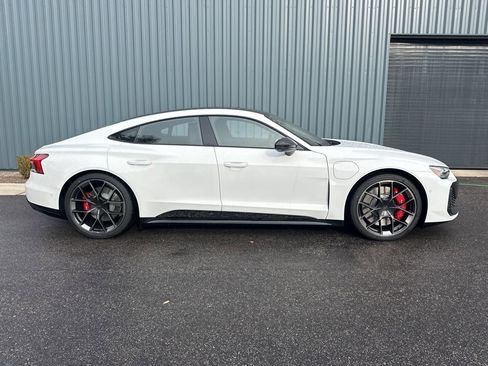 New 2026 Audi RS e-tron GT performance image 11