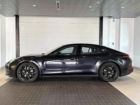 Certified 2025 Porsche Panamera 4 AWD/4WD image 32