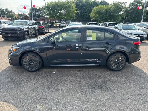 New 2026 Toyota Corolla SE w/ SE Premium Package AWD/4WD image 4