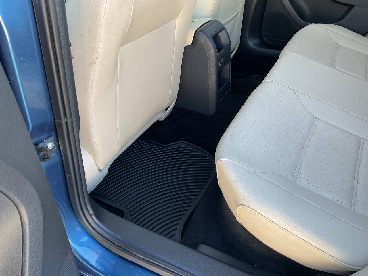 Used 2017 Volkswagen Jetta SE FWD image 33