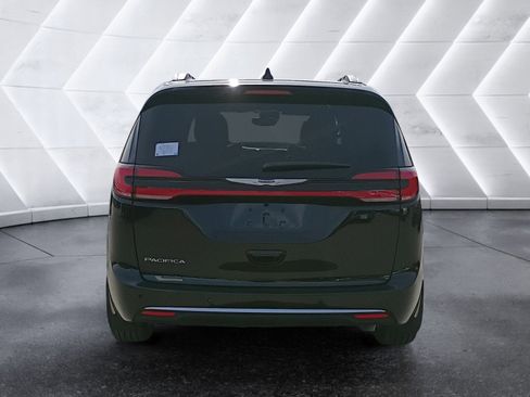 New 2026 Chrysler Pacifica Pinnacle FWD image 5
