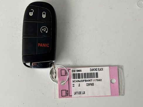 Used 2022 Jeep Compass Latitude image 11