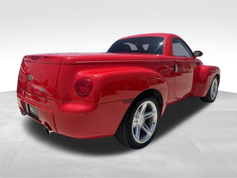 Used 2004 Chevrolet SSR w/ Preferred Equipment Group RWD image 5