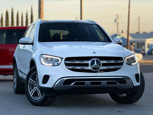 Used 2022 Mercedes-Benz GLC 300 image 2