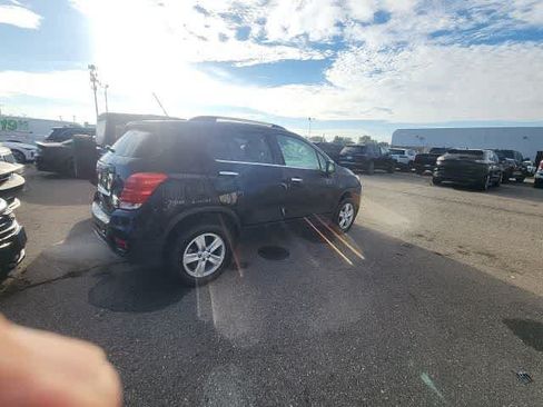 Used 2019 Chevrolet Trax LT w/ LT Convenience Package AWD/4WD image 10