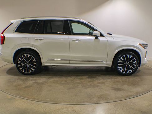 Used 2025 Volvo XC90 B6 Plus AWD/4WD image 6