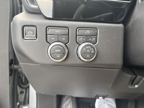 New 2026 GMC Sierra 1500 Elevation image 30