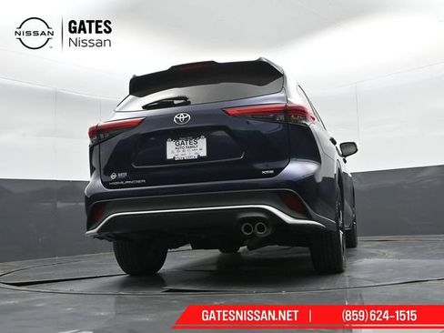 Used 2021 Toyota Highlander XSE FWD image 42
