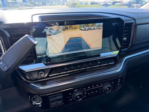 Used 2024 Chevrolet Silverado 1500 LT image 25