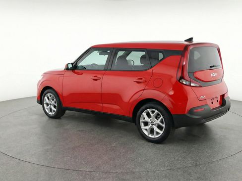 Used 2025 Kia Soul LX w/ LX Technology Package FWD image 6