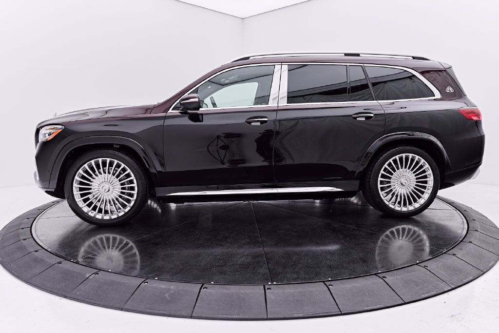Used 2024 Mercedes-Benz Maybach GLS 600 4MATIC image 9