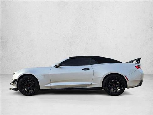 Used 2017 Chevrolet Camaro SS image 9