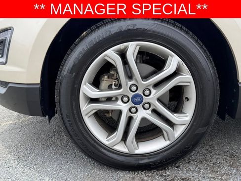 Used 2018 Ford Edge Titanium FWD image 11