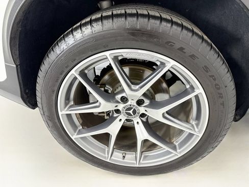 Used 2020 Mercedes-Benz GLC 300 image 32