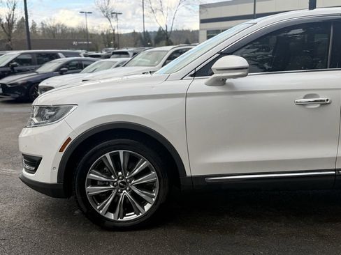 Used 2018 Lincoln MKX Reserve w/ Driver Assistance Package image 5