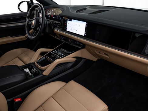 Certified 2026 Porsche Cayenne AWD/4WD image 14