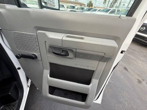 Used 2013 Ford E-350 and Econoline 350 Super Duty w/ Class I Trailer Tow Pkg image 18