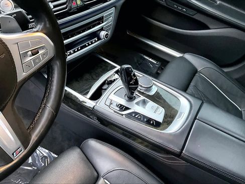 Used 2020 BMW 745e xDrive image 15