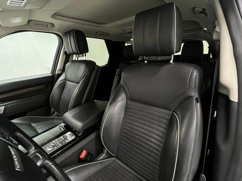 Used 2018 Land Rover Discovery HSE Luxury AWD/4WD image 15
