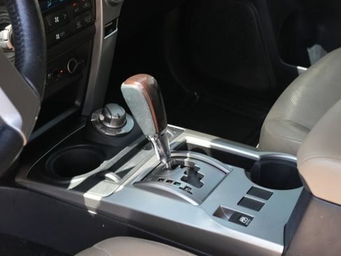 Used 2015 Toyota 4Runner Limited AWD/4WD image 10