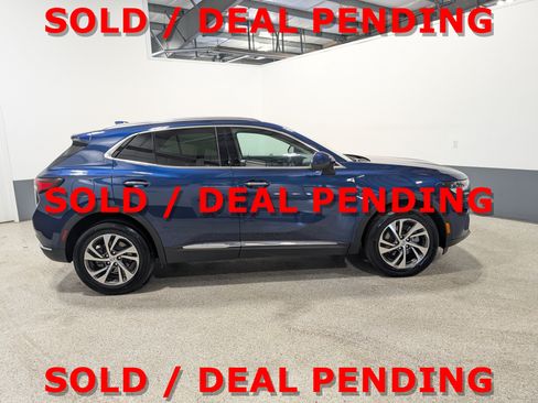 Used 2023 Buick Envision Essence AWD/4WD image 2