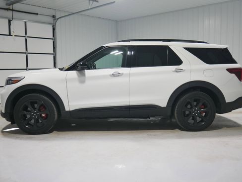 Certified 2022 Ford Explorer ST w/ Equipment Group 401A image 8