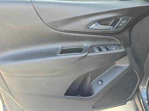 Used 2021 Chevrolet Equinox LT FWD image 18