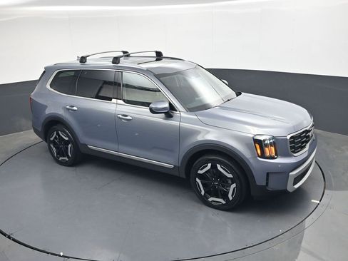 Used 2025 Kia Telluride S FWD image 21