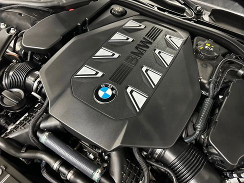Used 2024 BMW 760i xDrive 760i xDrive Sedan 4D w/ Premium Package image 29