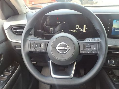 Certified 2025 Nissan Kicks SV w/ SV Premium Package image 30