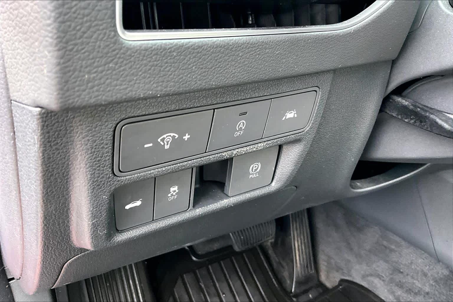 Used 2023 Hyundai Sonata SE w/ Preferred Accessory Package FWD image 32