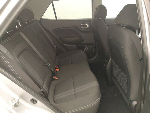 Used 2024 Hyundai Venue SEL FWD image 19