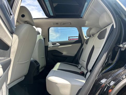 New 2026 Volkswagen Taos SE AWD/4WD image 13
