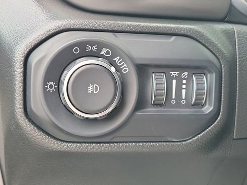 Used 2021 Jeep Wrangler Sport AWD/4WD image 15