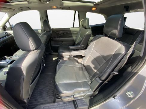 Used 2017 Honda Pilot Elite image 16