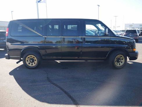 Used 2013 Chevrolet Express 1500 LS image 9