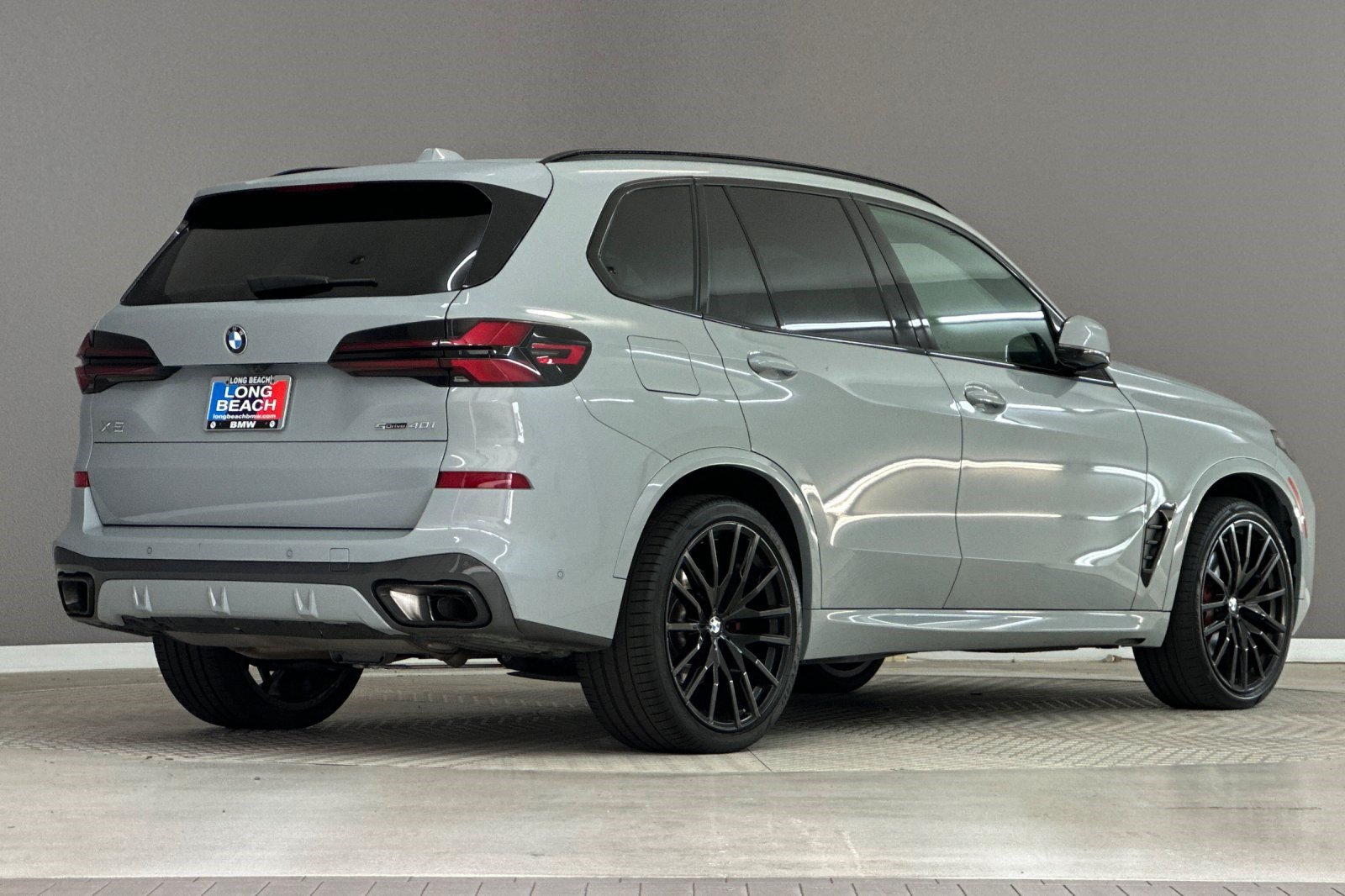 Used 2025 BMW X5 sDrive40i w/ M Sport Package RWD image 8