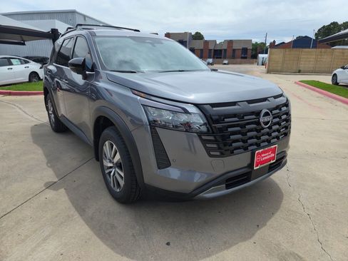 New 2026 Nissan Pathfinder SL FWD image 7