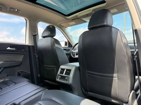 Used 2023 Volkswagen Atlas SEL R-Line AWD/4WD image 18
